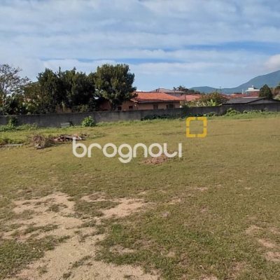 Terreno com 3506m², no bairro Enseada de Brito em Palhoça