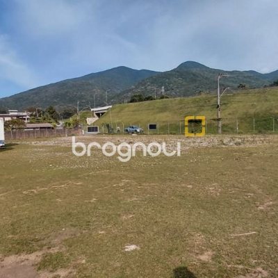 Terreno com 3506m², no bairro Enseada de Brito em Palhoça