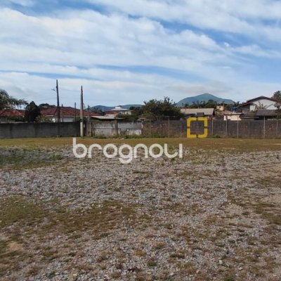 Terreno com 3506m², no bairro Enseada de Brito em Palhoça