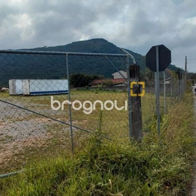 Terreno com 3506m², no bairro Enseada de Brito em Palhoça