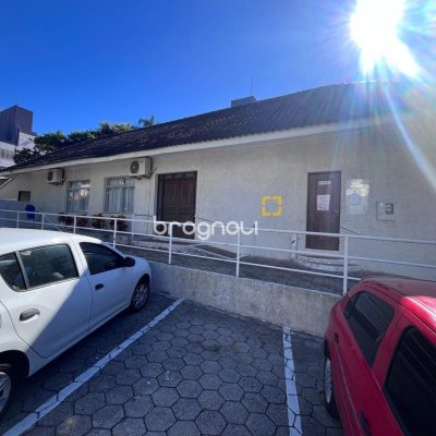 Apartamento com 56m², 3 quartos, 1 garagem, no bairro Coqueiros em Florianópolis