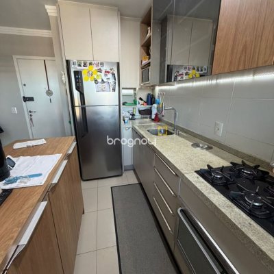 Apartamento com 66m², 2 quartos (sendo 1 suíte), 1 garagem, no bairro Roçado em São José