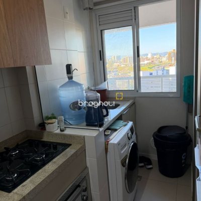 Apartamento com 66m², 2 quartos (sendo 1 suíte), 1 garagem, no bairro Roçado em São José