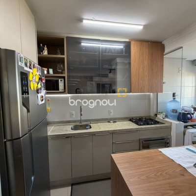 Apartamento com 66m², 2 quartos (sendo 1 suíte), 1 garagem, no bairro Roçado em São José