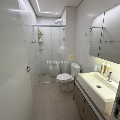 Apartamento com 66m², 2 quartos (sendo 1 suíte), 1 garagem, no bairro Roçado em São José