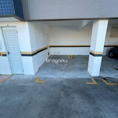 Apartamento com 66m², 2 quartos (sendo 1 suíte), 1 garagem, no bairro Roçado em São José