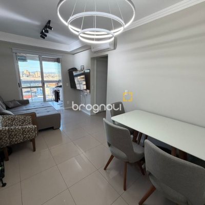 Apartamento com 66m², 2 quartos (sendo 1 suíte), 1 garagem, no bairro Roçado em São José