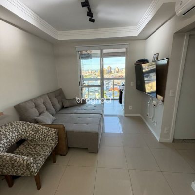 Apartamento com 66m², 2 quartos (sendo 1 suíte), 1 garagem, no bairro Roçado em São José