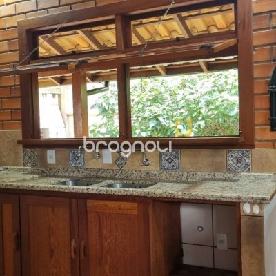 Casa com 154m², 3 quartos, 2 garagens, no bairro Rio Tavares em Florianópolis