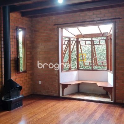 Casa com 154m², 3 quartos, 2 garagens, no bairro Rio Tavares em Florianópolis