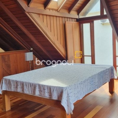Casa com 154m², 3 quartos, 2 garagens, no bairro Rio Tavares em Florianópolis