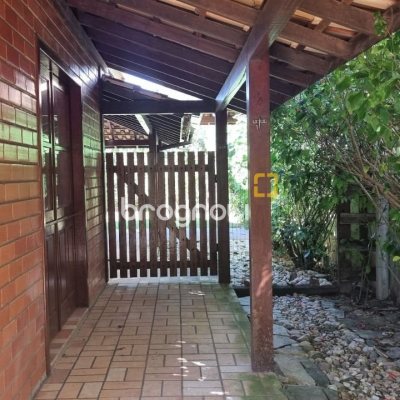 Casa com 154m², 3 quartos, 2 garagens, no bairro Rio Tavares em Florianópolis