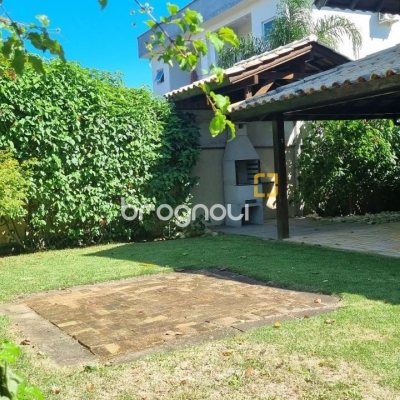 Casa com 154m², 3 quartos, 2 garagens, no bairro Rio Tavares em Florianópolis