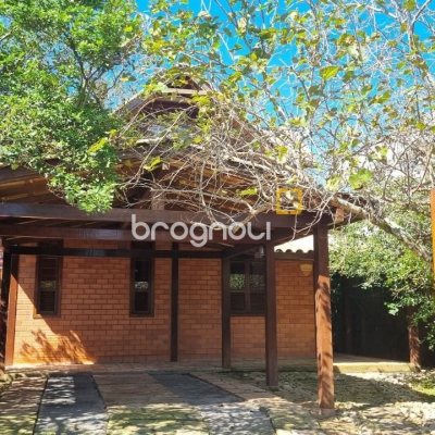 Casa com 154m², 3 quartos, 2 garagens, no bairro Rio Tavares em Florianópolis