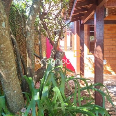 Casa com 154m², 3 quartos, 2 garagens, no bairro Rio Tavares em Florianópolis