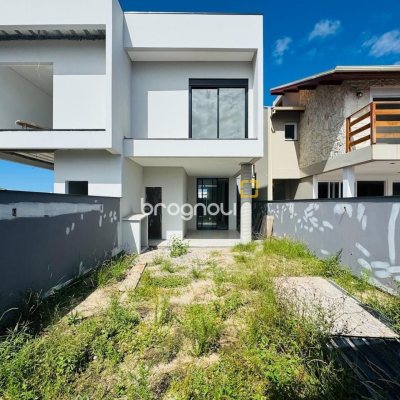 Casa com 157m², 3 quartos (sendo 3 suítes), 2 garagens, no bairro Campeche em Florianópolis