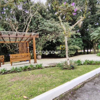 Terreno com 450m², no bairro Jurerê em Florianópolis