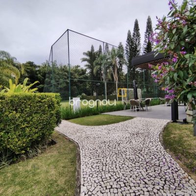 Terreno com 450m², no bairro Jurerê em Florianópolis