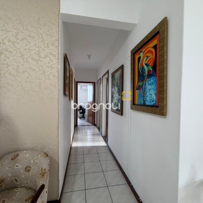 Apartamento com 101m², 3 quartos (sendo 1 suíte), 1 garagem, no bairro Campinas em São José