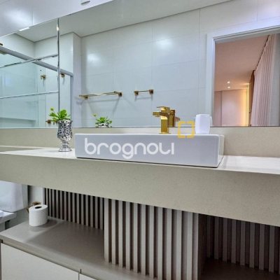 Apartamento com 90m², 2 quartos (sendo 2 suítes), 2 garagens, no bairro Jurerê Internacional em Florianópolis