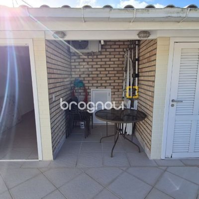 Casa com 305m², 3 quartos (sendo 3 suítes), 3 garagens, no bairro Pântano do Sul em Florianópolis
