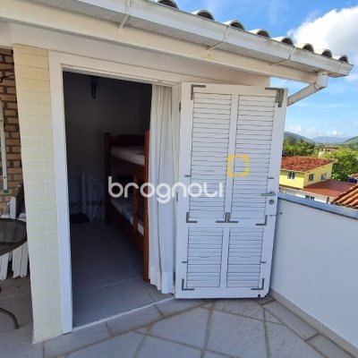 Casa com 305m², 3 quartos (sendo 3 suítes), 3 garagens, no bairro Pântano do Sul em Florianópolis
