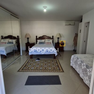 Casa com 305m², 3 quartos (sendo 3 suítes), 3 garagens, no bairro Pântano do Sul em Florianópolis