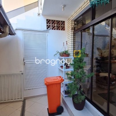 Casa com 305m², 3 quartos (sendo 3 suítes), 3 garagens, no bairro Pântano do Sul em Florianópolis