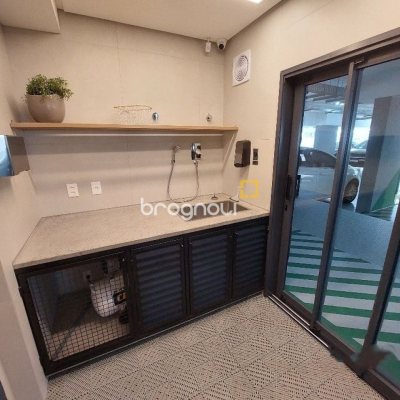 Apartamento com 94m², 3 quartos (sendo 1 suíte), 2 garagens, no bairro Estreito em Florianópolis