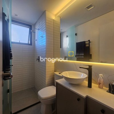Apartamento com 94m², 3 quartos (sendo 1 suíte), 2 garagens, no bairro Estreito em Florianópolis