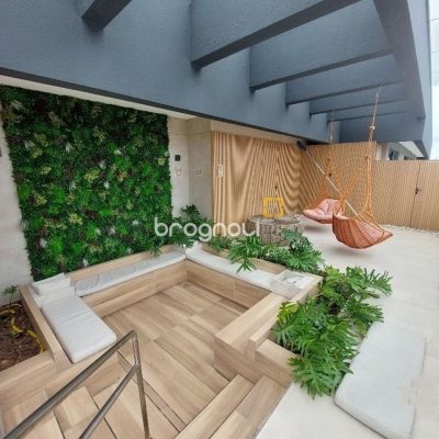 Apartamento com 94m², 3 quartos (sendo 1 suíte), 2 garagens, no bairro Estreito em Florianópolis