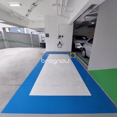 Apartamento com 94m², 3 quartos (sendo 1 suíte), 2 garagens, no bairro Estreito em Florianópolis
