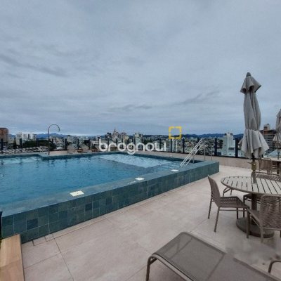Apartamento com 94m², 3 quartos (sendo 1 suíte), 2 garagens, no bairro Estreito em Florianópolis