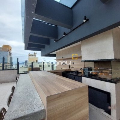 Apartamento com 94m², 3 quartos (sendo 1 suíte), 2 garagens, no bairro Estreito em Florianópolis