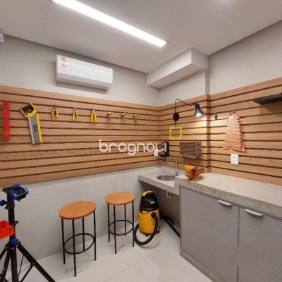 Apartamento com 94m², 3 quartos (sendo 1 suíte), 2 garagens, no bairro Estreito em Florianópolis