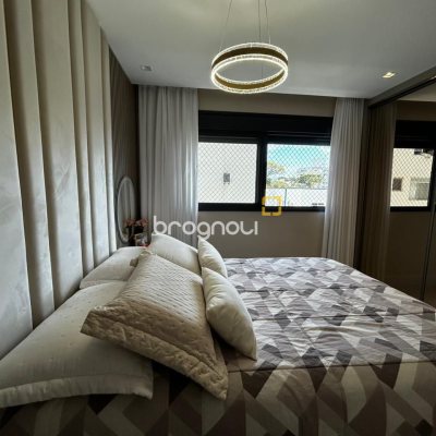 Apartamento com 94m², 3 quartos (sendo 1 suíte), 2 garagens, no bairro Estreito em Florianópolis