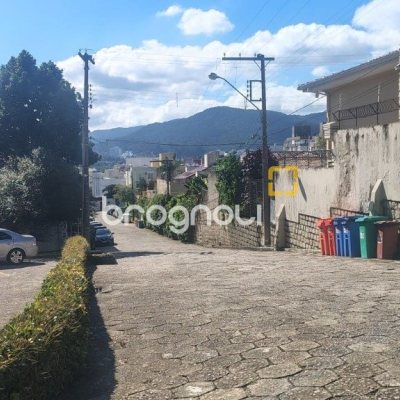 Apartamento com 80m², 3 quartos, 1 garagem, no bairro Trindade em Florianópolis