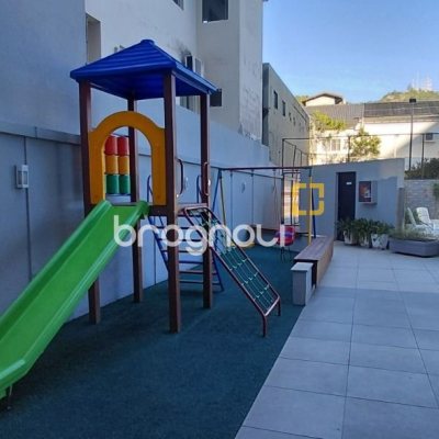 Apartamento com 115m², 3 quartos (sendo 1 suíte), 2 garagens, no bairro Agronômica em Florianópolis