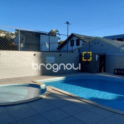 Apartamento com 115m², 3 quartos (sendo 1 suíte), 2 garagens, no bairro Agronômica em Florianópolis