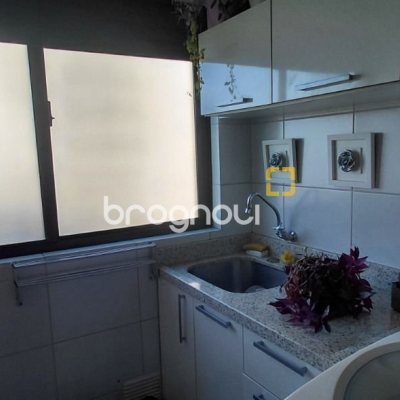 Apartamento com 115m², 3 quartos (sendo 1 suíte), 2 garagens, no bairro Agronômica em Florianópolis