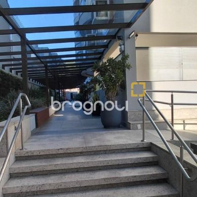 Apartamento com 115m², 3 quartos (sendo 1 suíte), 2 garagens, no bairro Agronômica em Florianópolis