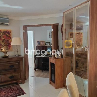 Apartamento com 115m², 3 quartos (sendo 1 suíte), 2 garagens, no bairro Agronômica em Florianópolis