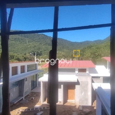 Casa com 117m², 3 quartos (sendo 1 suíte), 2 garagens, no bairro Ribeirão da Ilha em Florianópolis