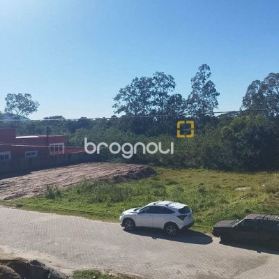 Casa com 119m², 3 quartos (sendo 1 suíte), 2 garagens, no bairro Ribeirão da Ilha em Florianópolis