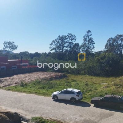 Casa com 117m², 3 quartos (sendo 1 suíte), 2 garagens, no bairro Ribeirão da Ilha em Florianópolis
