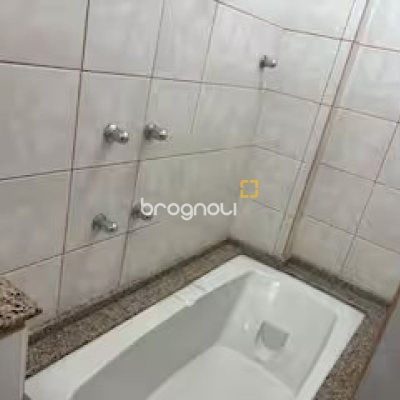 Apartamento com 81m², 2 quartos, 1 garagem, no bairro Centro em Florianópolis