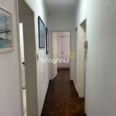 Apartamento com 81m², 2 quartos, 1 garagem, no bairro Centro em Florianópolis