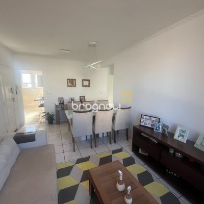 Apartamento com 81m², 3 quartos (sendo 2 suítes), 1 garagem, no bairro Balneário em Florianópolis