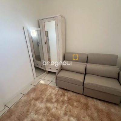 Apartamento com 81m², 3 quartos (sendo 2 suítes), 1 garagem, no bairro Balneário em Florianópolis