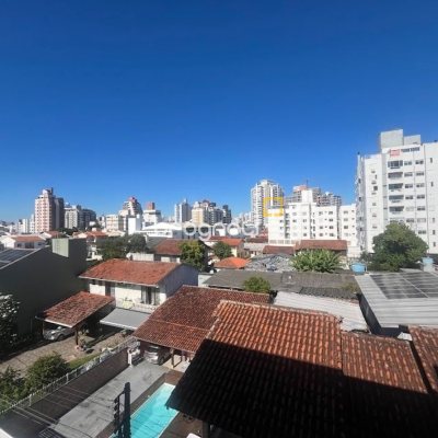 Apartamento com 81m², 3 quartos (sendo 2 suítes), 1 garagem, no bairro Balneário em Florianópolis